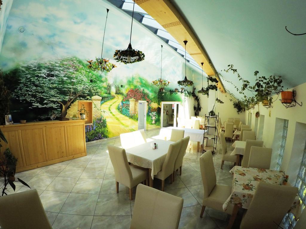 Pensjonat Tajemniczy Ogrod Frydman Exterior foto